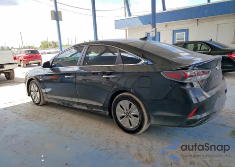 2019 Hyundai Sonata Hybrid z USA, uszkodzony, nr VIN KMHE24L31KA088272